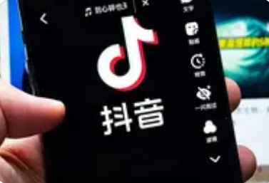 抖音流量推送时间揭秘：把握黄金窗口期，撬动内容爆发力